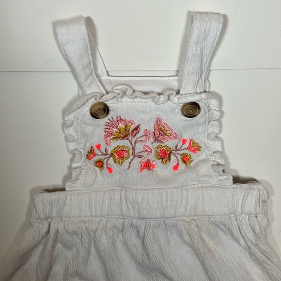 Daisy Fuentes Baby White Dress With Floral Embroidery Size 12M - Picture 2 of 6